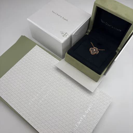 단종된 알함브라 홀리데이 한정판 라인도 높은 가격에 매입해주셨어요
